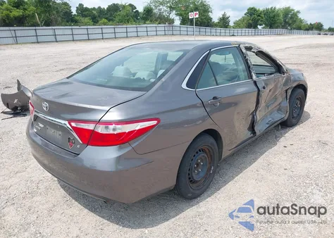 2017 Toyota Camry Le z USA, uszkodzony, nr VIN 4T1BF1FK4HU806879